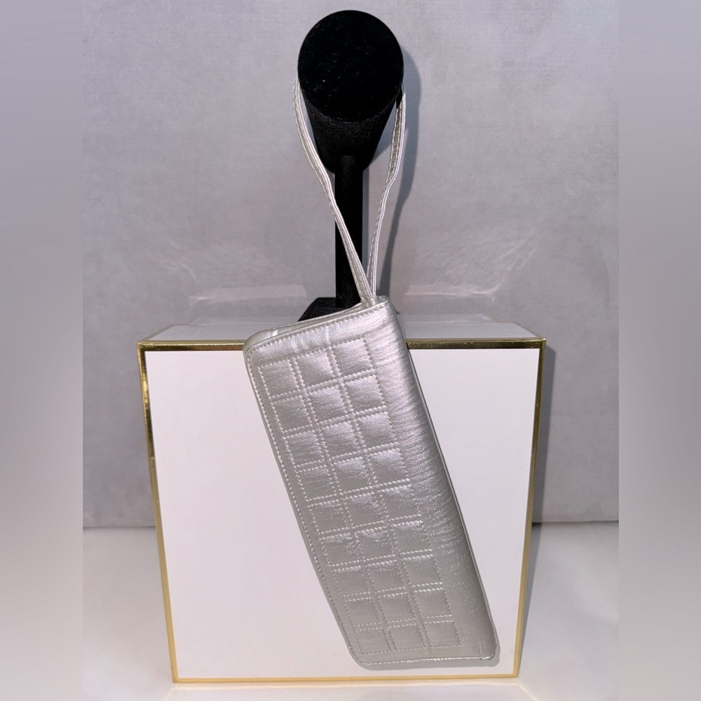 Silver Clutch Wristlet EUC Metallic Patent Leather Geometric